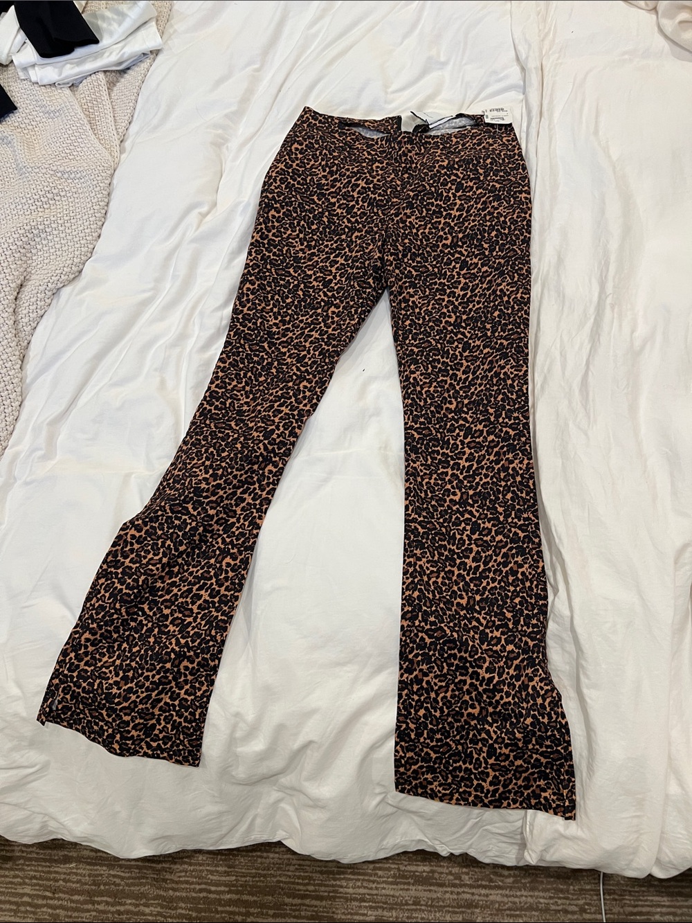 Women’s Leopard Print Flare low rise pants